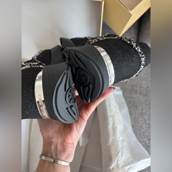 Michael Kors Ari Trainer Denim Sneakers – Size 8.5M - Picture 6 of 16